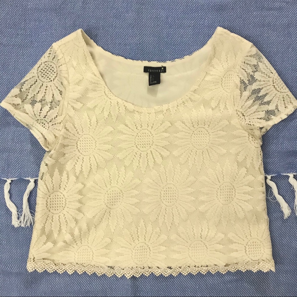 Cropped lace design short sleeve shirt- forever21